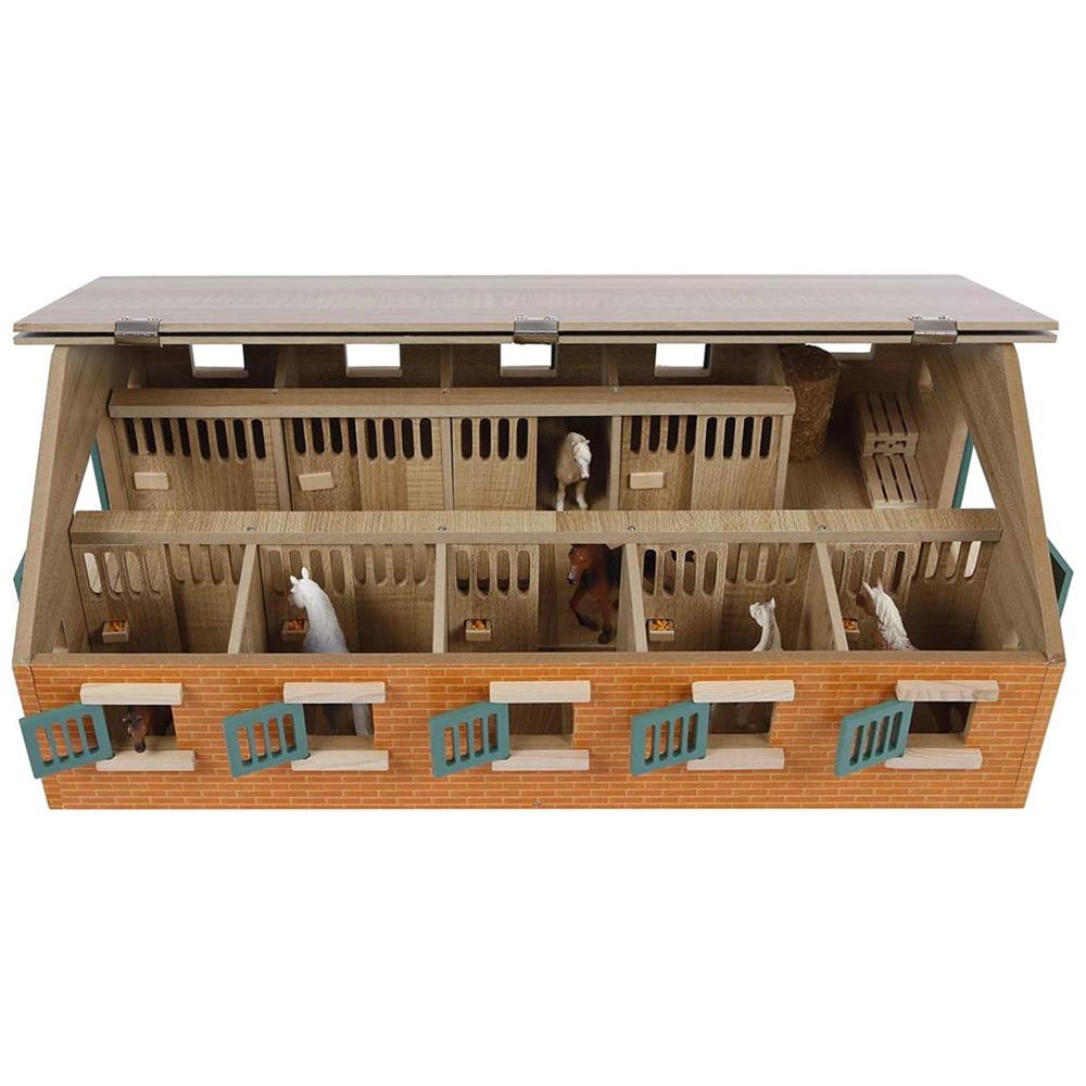 Pferdestall mit 10 Pferdeboxen